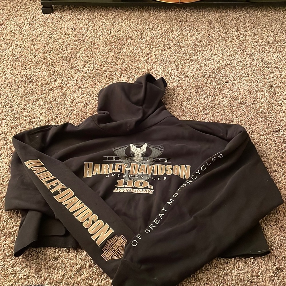 cropped hoodie